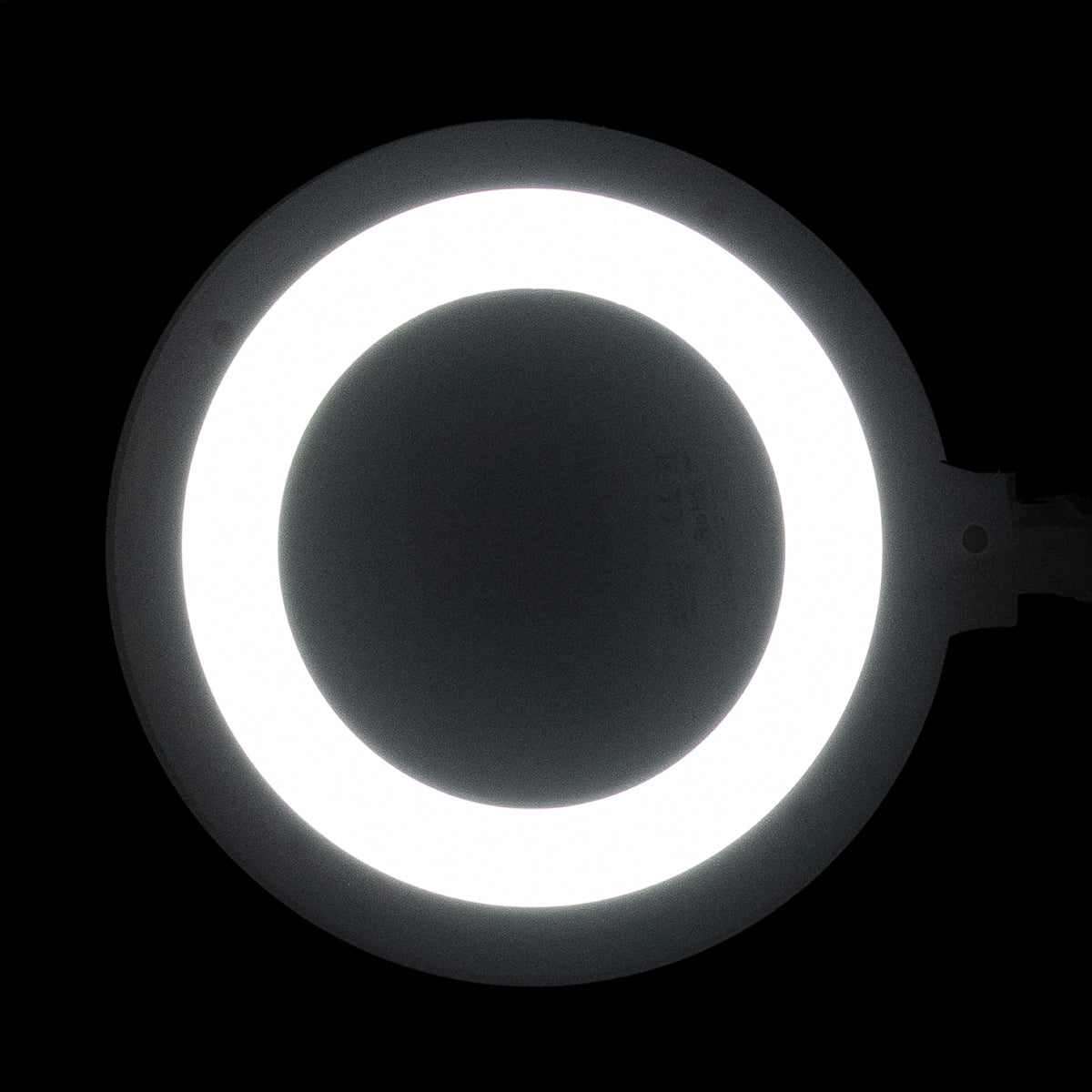 Wlaczony piercien LED lampy lupy Elegante 6031