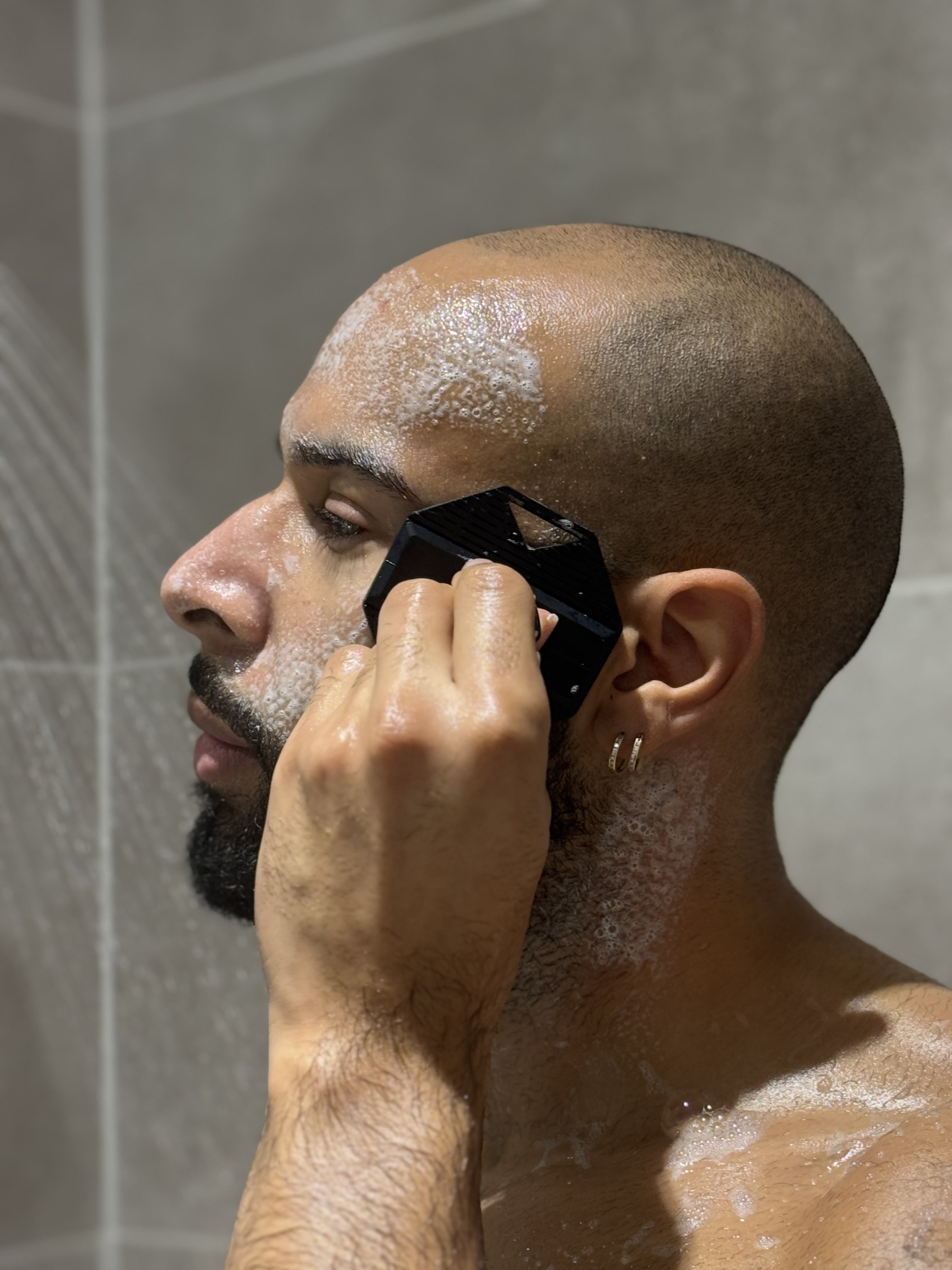 ALLMENT SCRUBBER DUO – Set aus Körper- und Gesichtsscrubbern