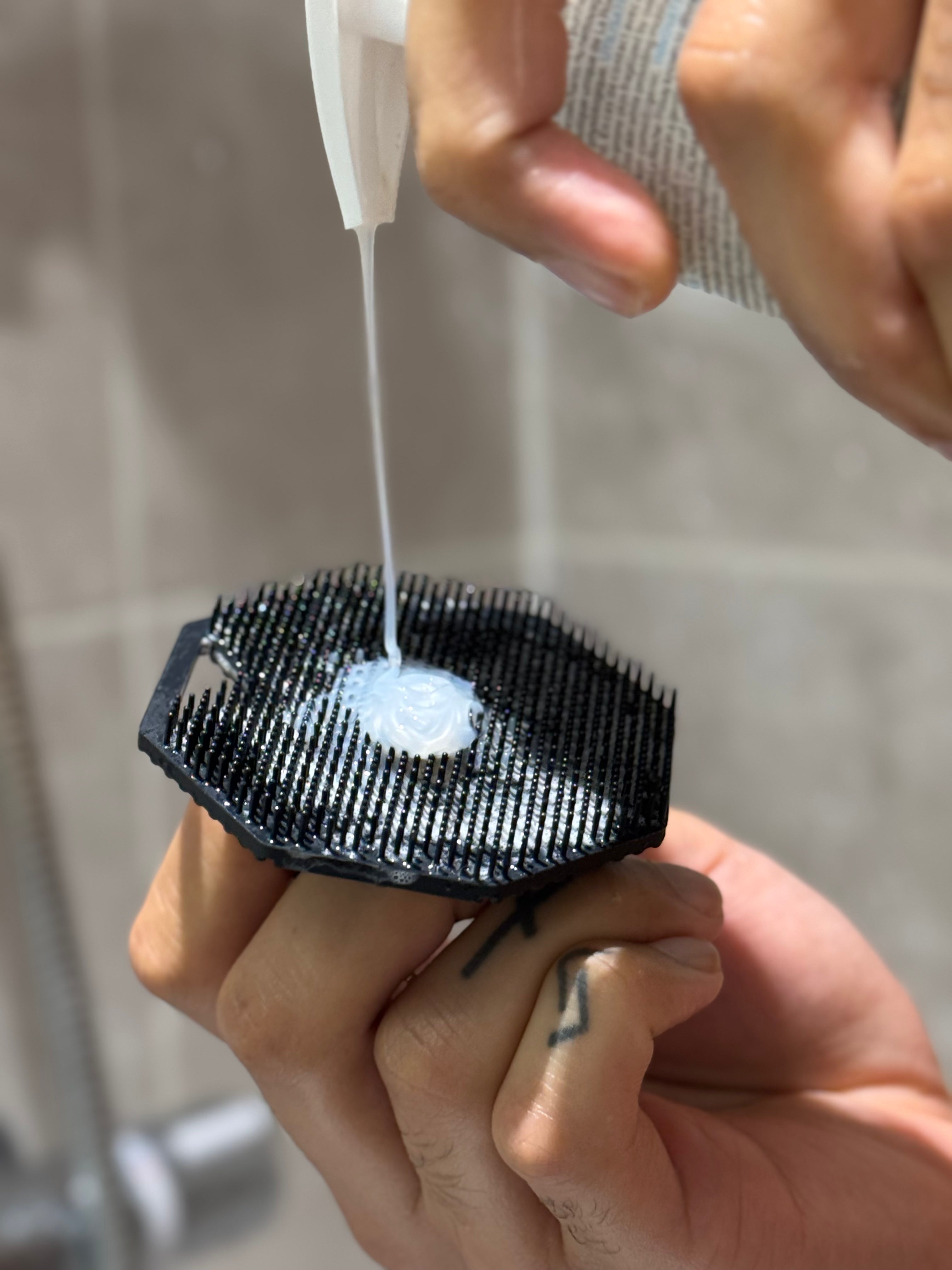 ALLMENT SCRUBBER DUO – Set aus Körper- und Gesichtsscrubbern