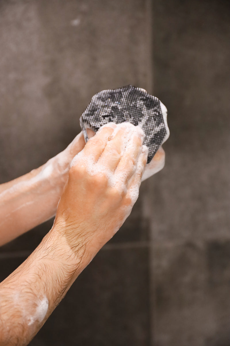 ALLMENT SCRUBBER DUO – Set aus Körper- und Gesichtsscrubbern